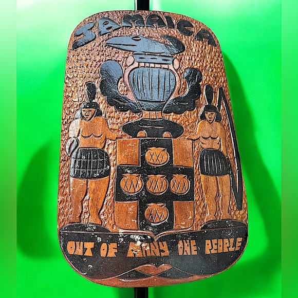 Jamaica hand carved Wooden Plaque Design out of many one people 15x10in - Picture 1 of 4